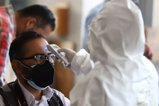 Cuentan hasta 400 contagios diarios de covid  en la cúspide de la quinta ola