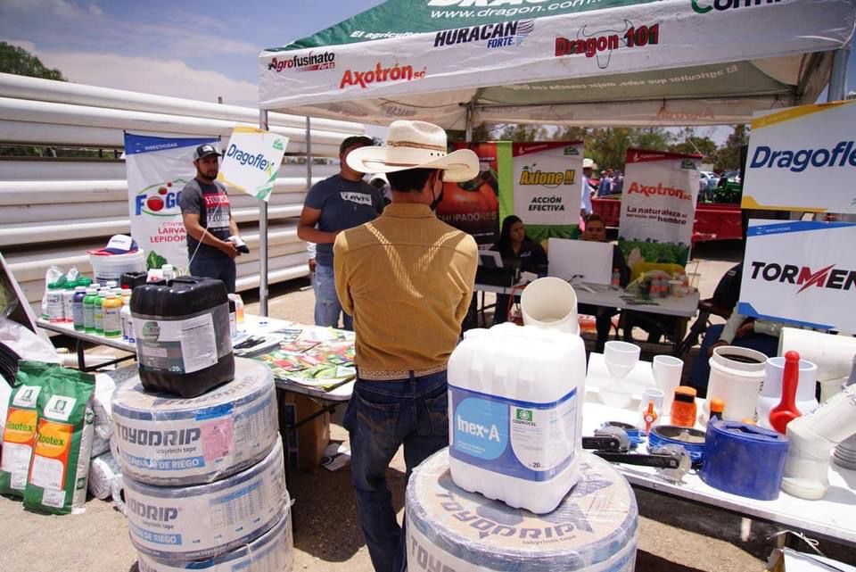 Benefician a agricultores y ganaderos  con la Feria Agropecuaria en Pinos