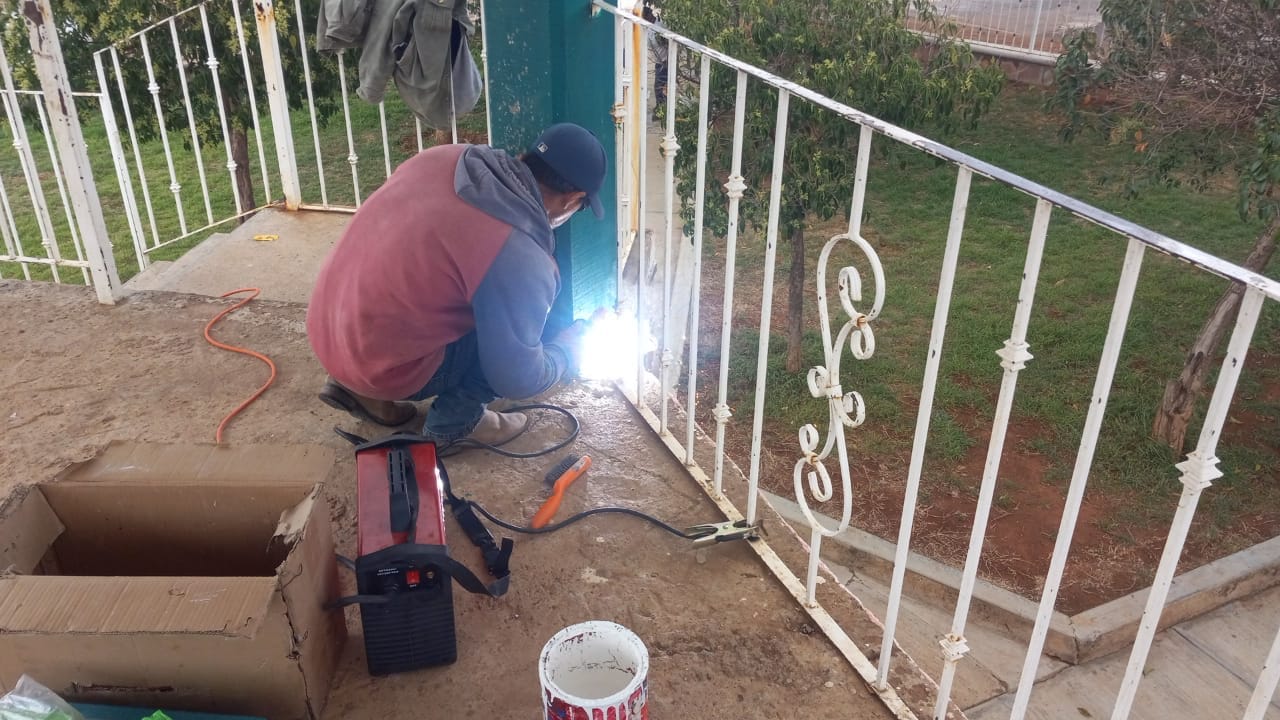 Dignifican jardín en Muleros