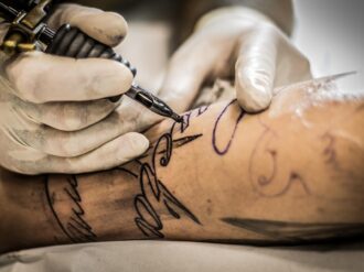 Los 6 mitos del tatuaje que debes saber antes de hacerte uno