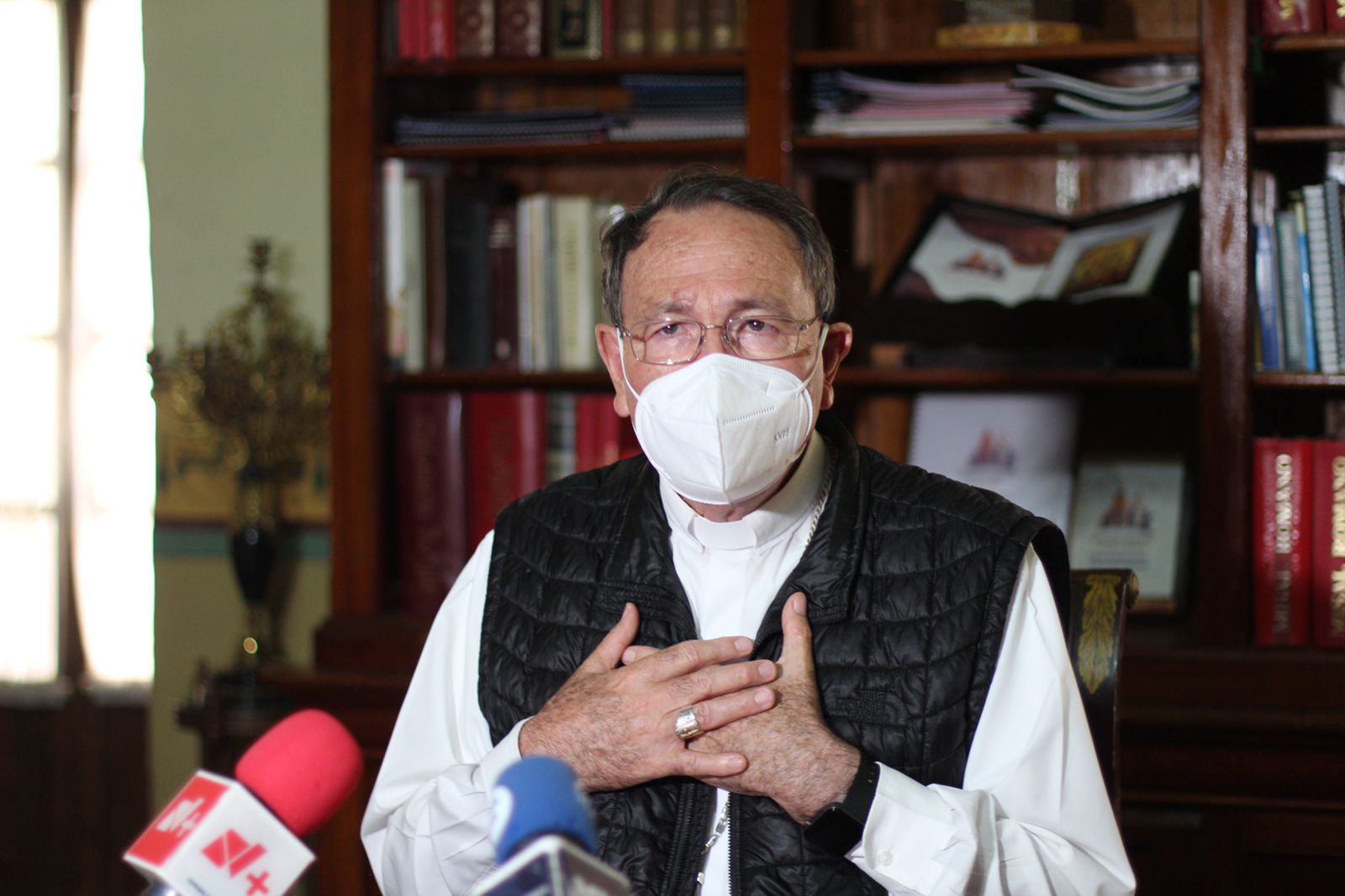 Acuerdan Marín y el obispo apoyo mutuo a favor de la paz