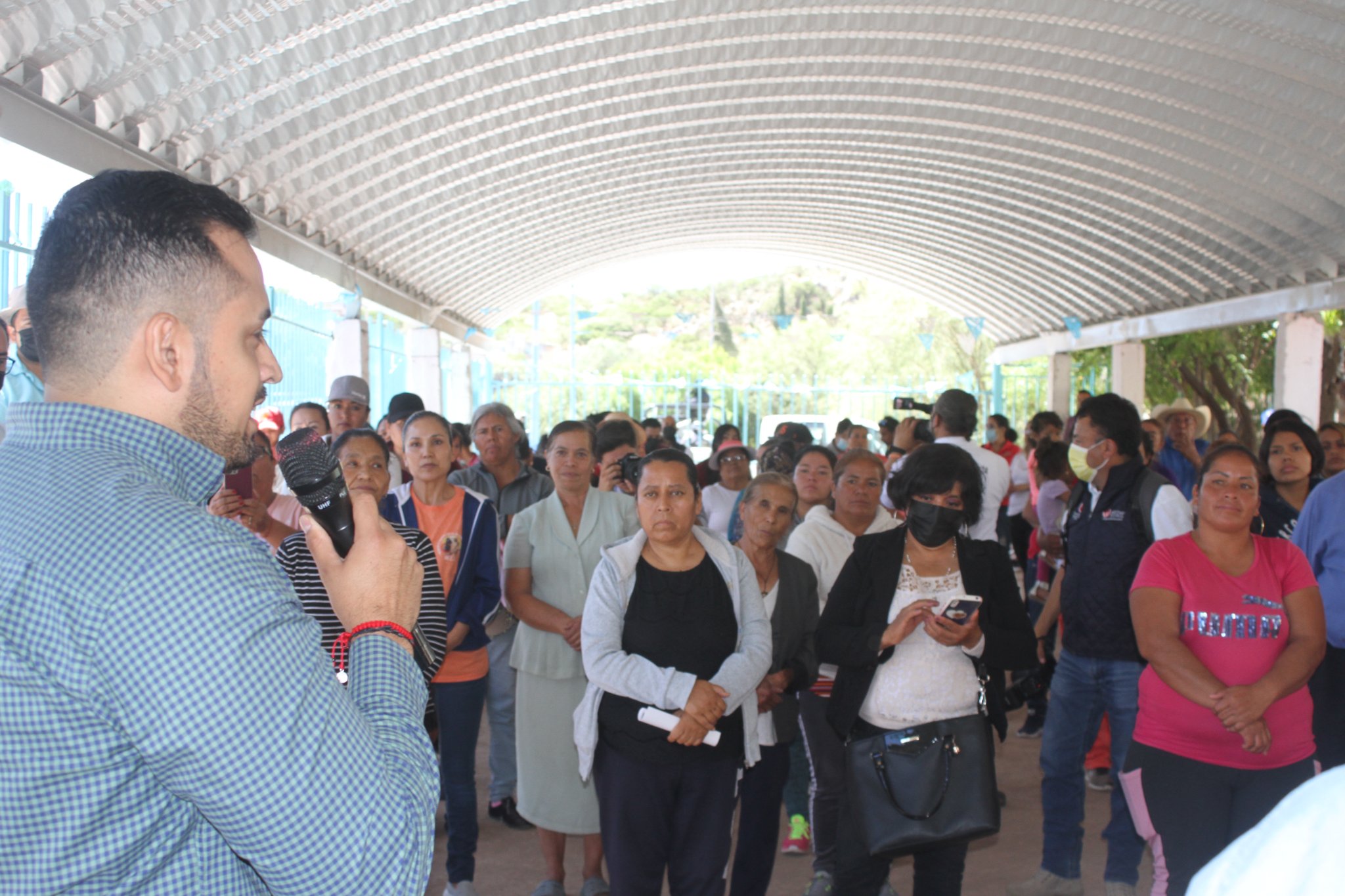 Apoyan con paquetes alimentarios a familias de Juan Aldama
