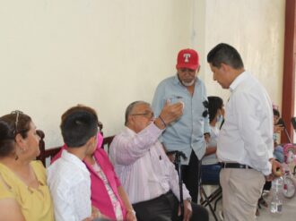 Entregan escrituras a 73 familias en Pánuco