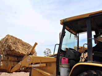 Reciben pinenses apoyo para el campo