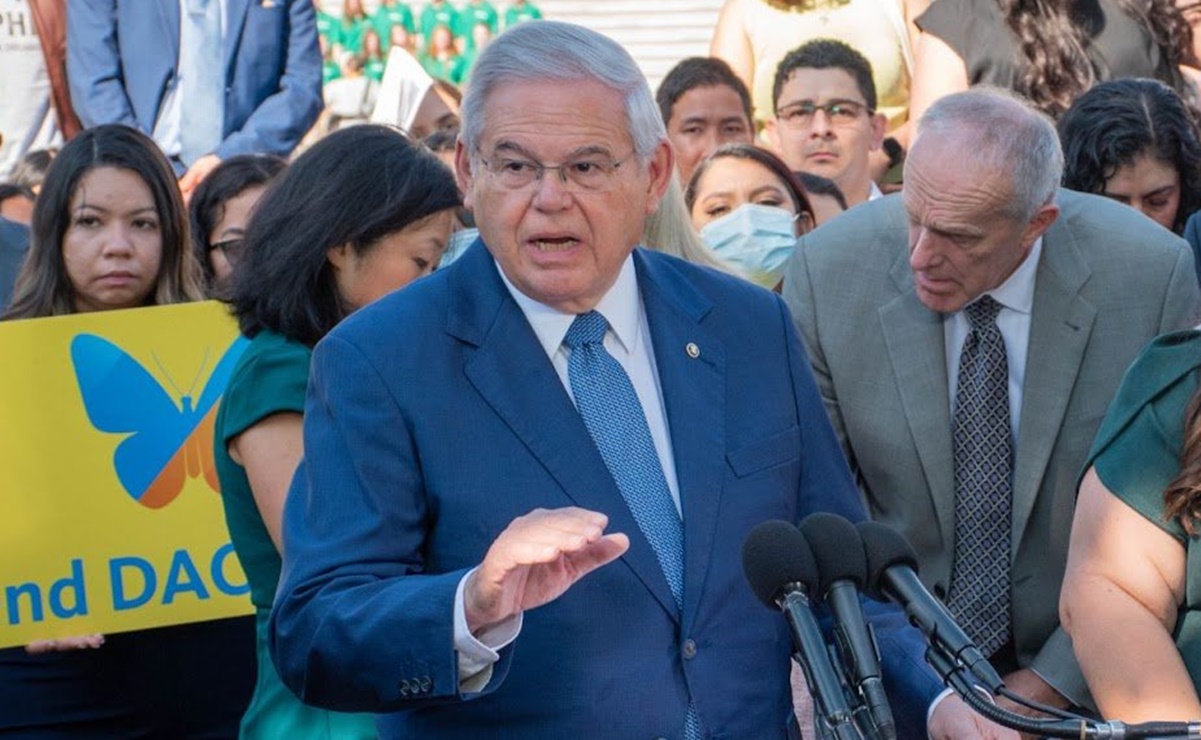 Senador Bob Menéndez pide a Joe Biden recalibrar la relación con México