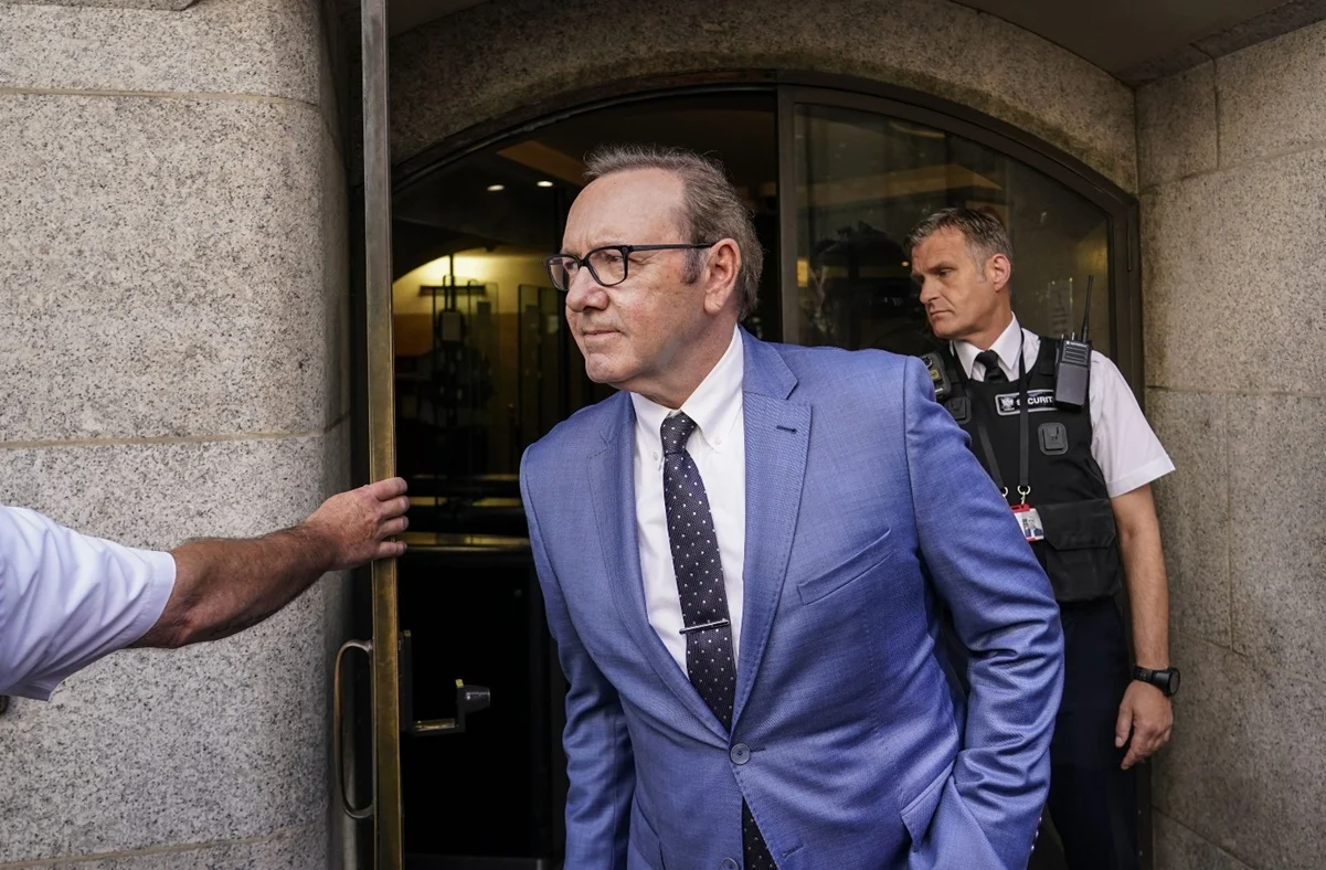 Por cargos de agresión sexual, Kevin Spacey pierde el protagónico de otra película
