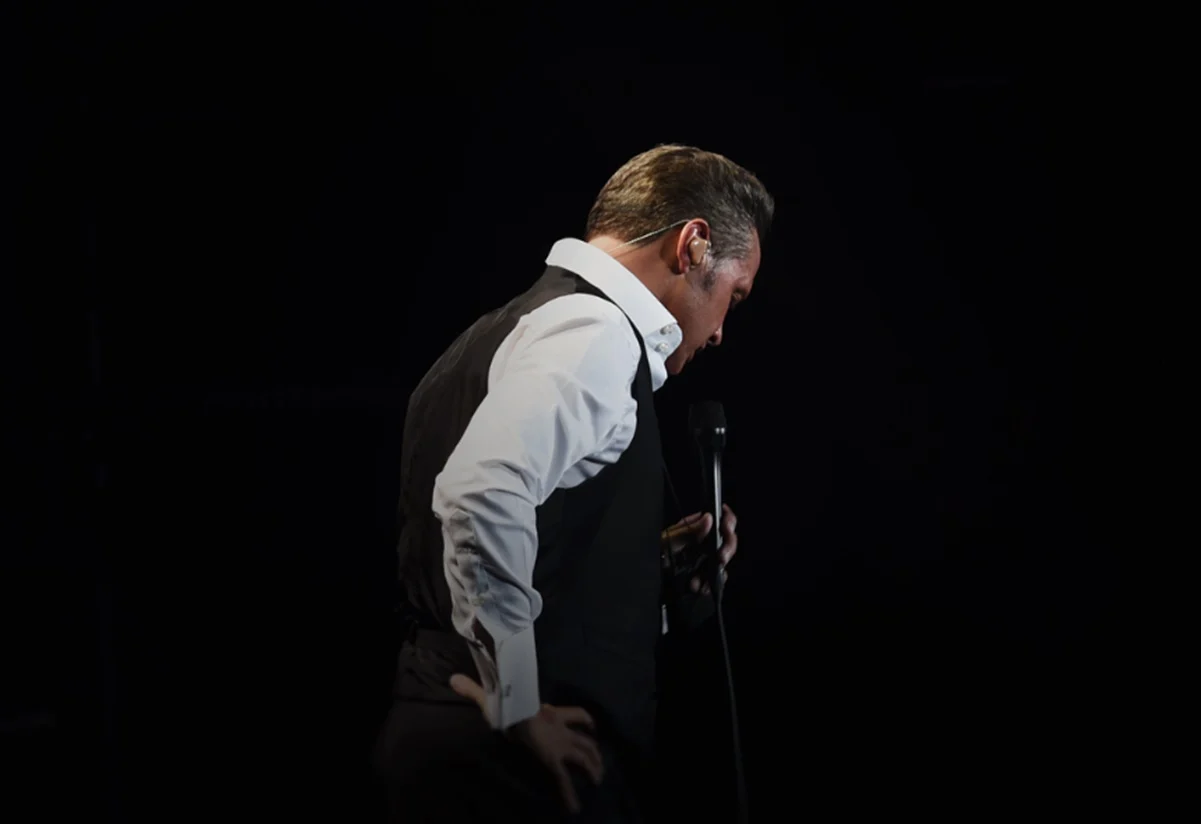 Luis Miguel reapareció en redes sociales, luce más joven que nunca