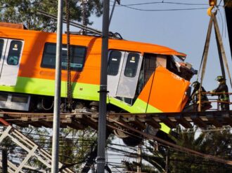 Vinculan a proceso a 8 ex funcionarios por delitos de homicidio tras colapso de Línea 12 del Metro