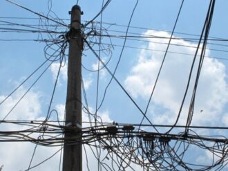 Propone PRI el retiro de cableado de telecomunicaciones de postes y calles