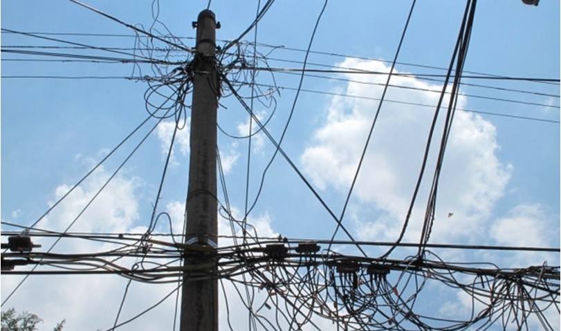 Propone PRI el retiro de cableado de telecomunicaciones de postes y calles