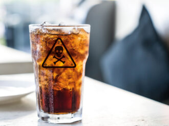 ¿Qué tan dañino es tomar refresco? Esto dicen los expertos