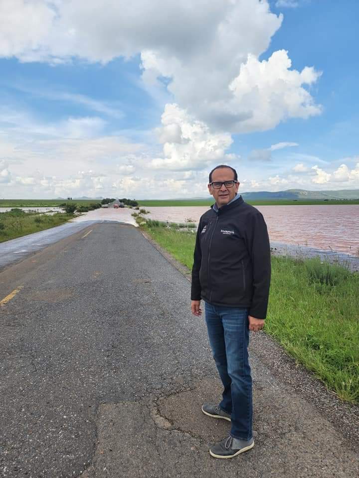 Se inunda carretera de Sombrerete
