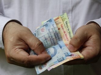 Deudas, servicios y plataformas devoran salario de Zacatecanos