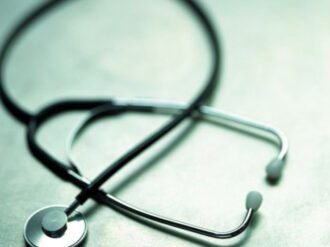 Sólo 472 médicos especialistas interesados en 10 mil 945 plazas disponibles: IMSS