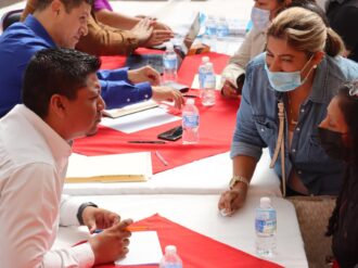 Atienden a más de 200 personas en audiencia en Villa de Cos