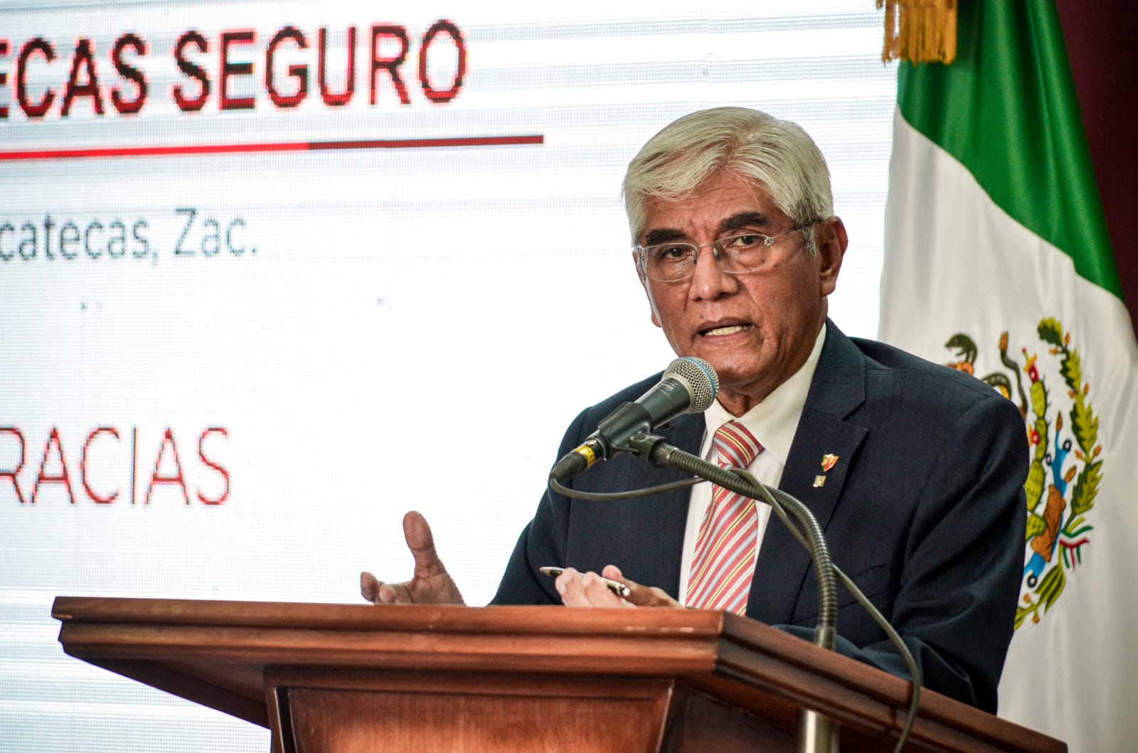 Usan tecnología para hallar a asesinos de polis