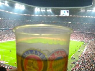 Buscan regular venta de alcohol en la Liga Mx