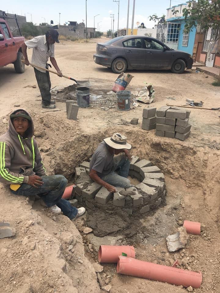 Construyen drenaje en colonia Los Pinos, Río Grande