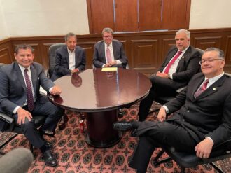 A nada de fracturarse, Morena en el Senado