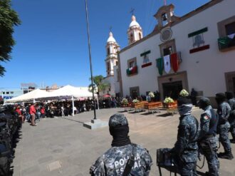 Entre llanto y dolor despiden a los policías de Calera