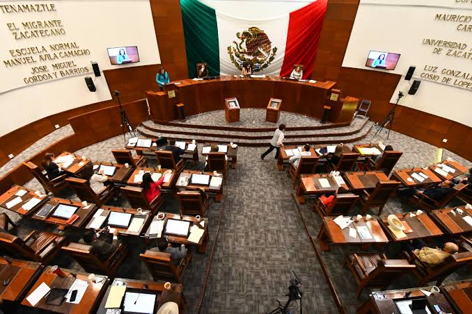Se lanzan contra las cuotas escolares