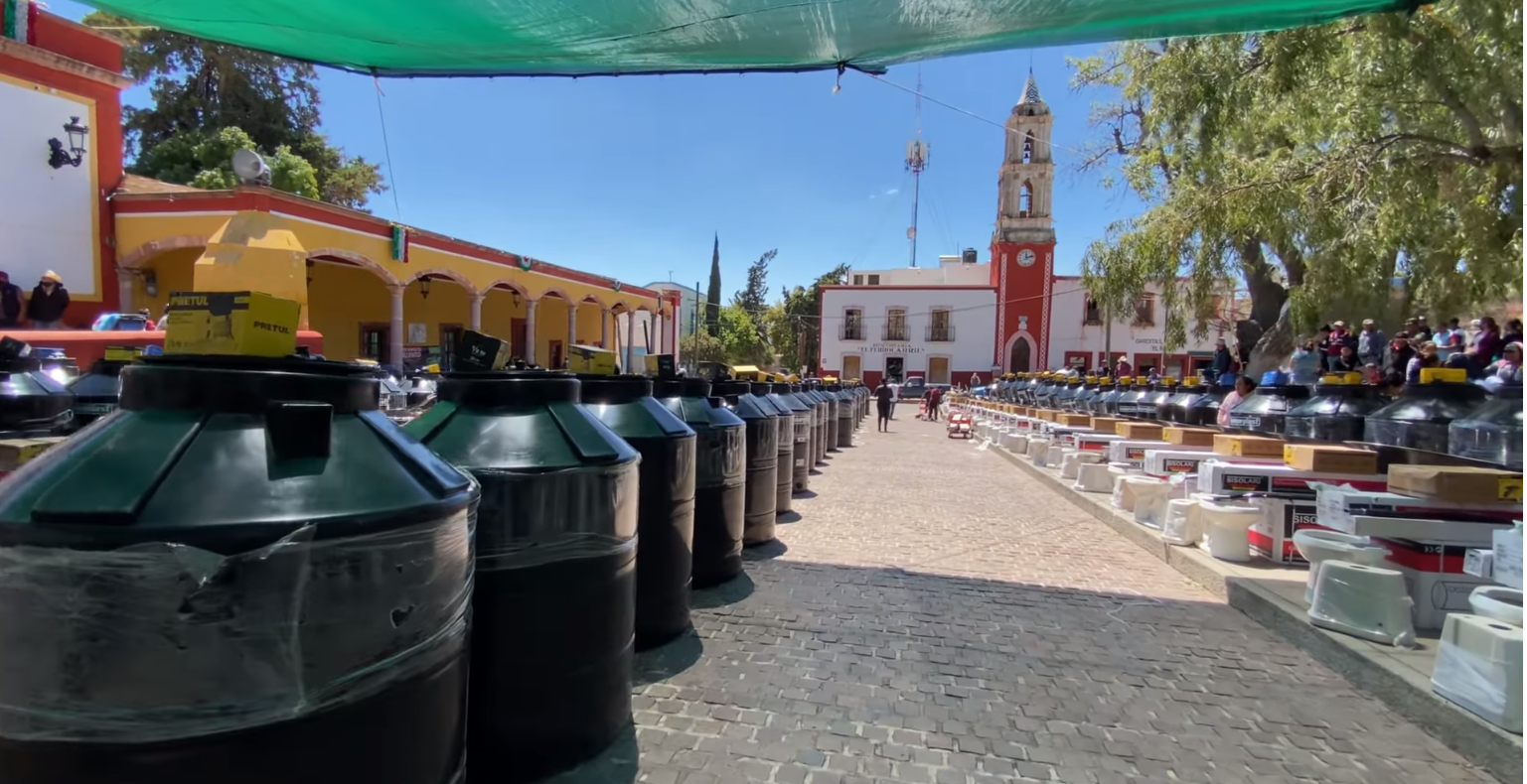 Se benefician cientos con apoyos de paquetes de vivienda, agrícolas y forestales a bajo costo