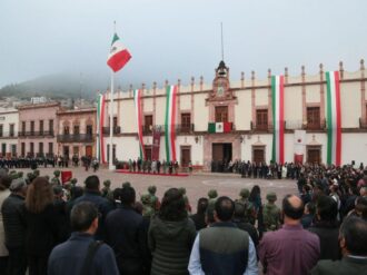 Prioridad garantizar pago a magisterio y burócratas: Monreal