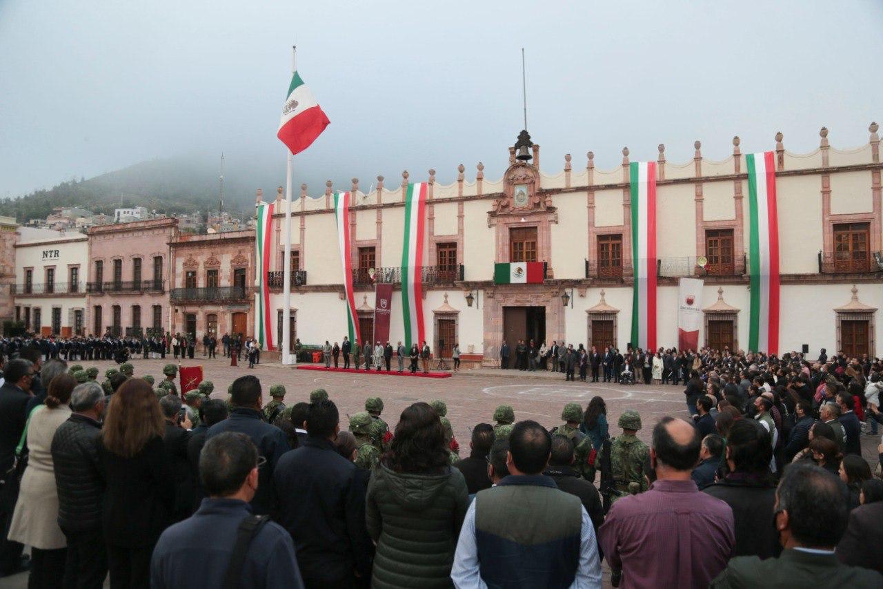 Prioridad garantizar pago a magisterio y burócratas: Monreal
