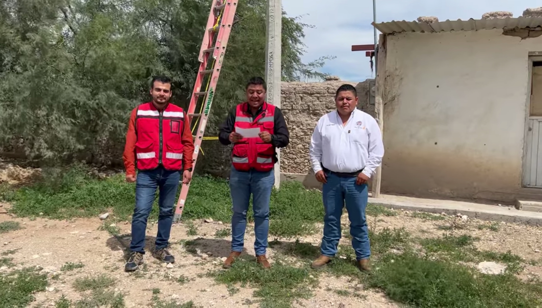 Reemplazan luminarias en Villa de Cos