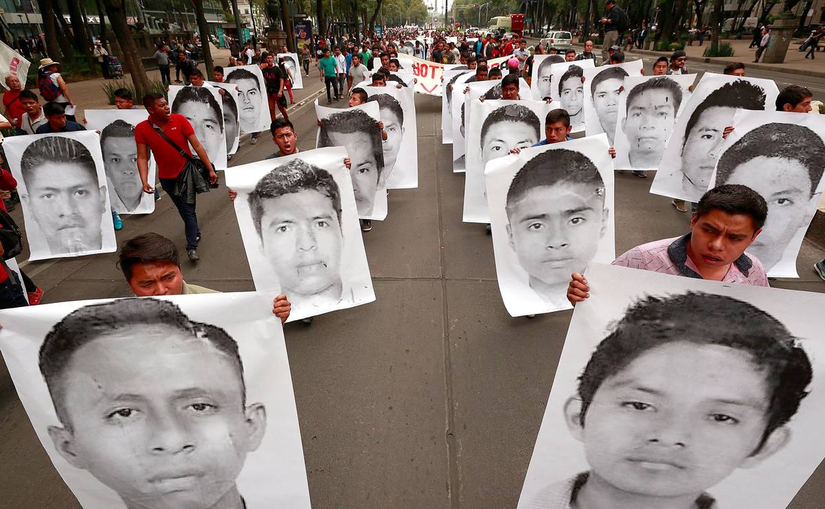 Dan formal prisión a un general por el caso Ayotzinapa