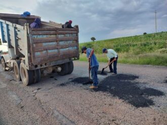 Mejoran caminos en Pánuco