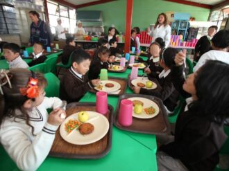 Ordena una jueza reponer la escuela de tiempo completo