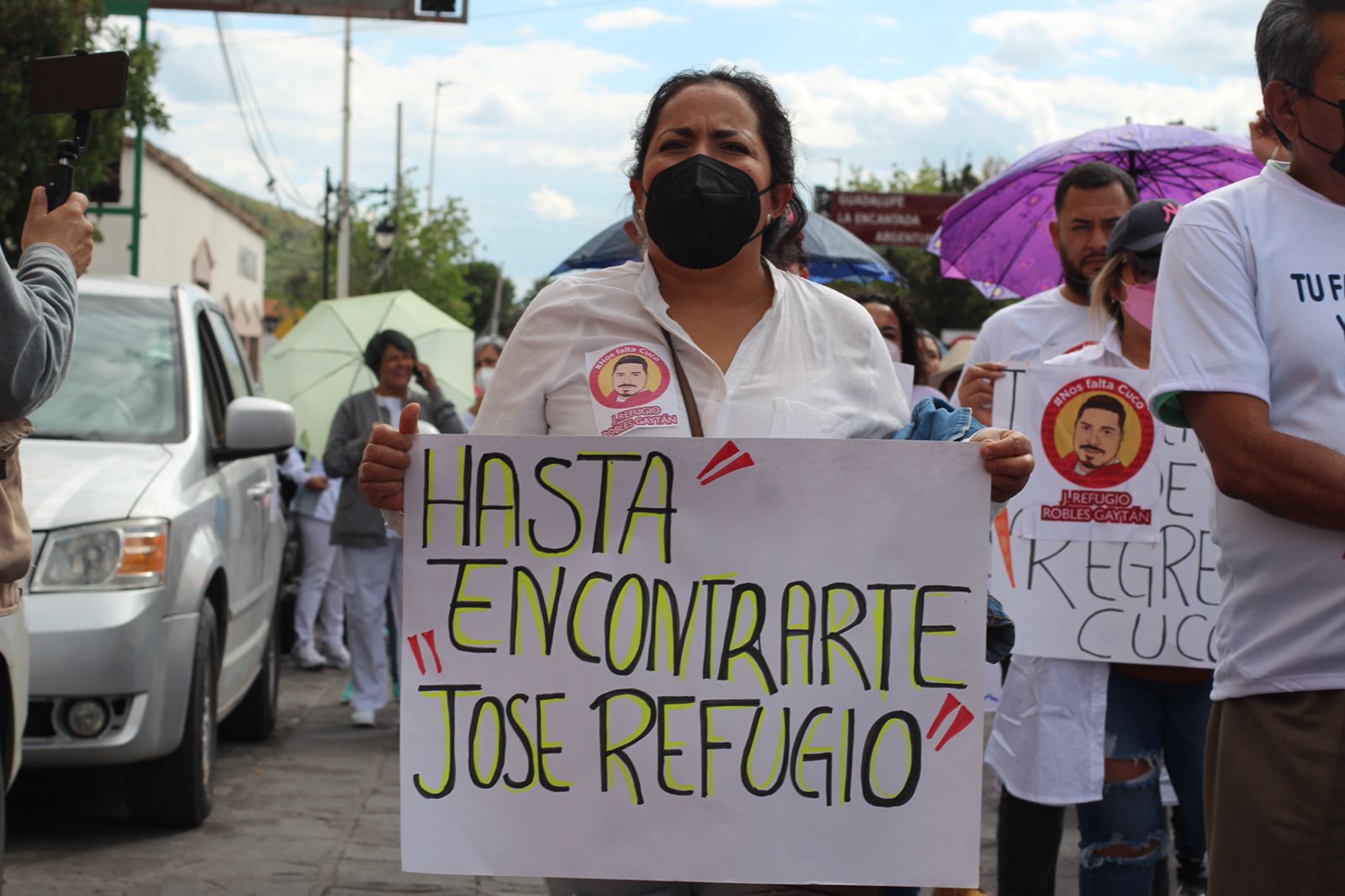 Exigen presentación con vida del enfermero Refugio Gaytán