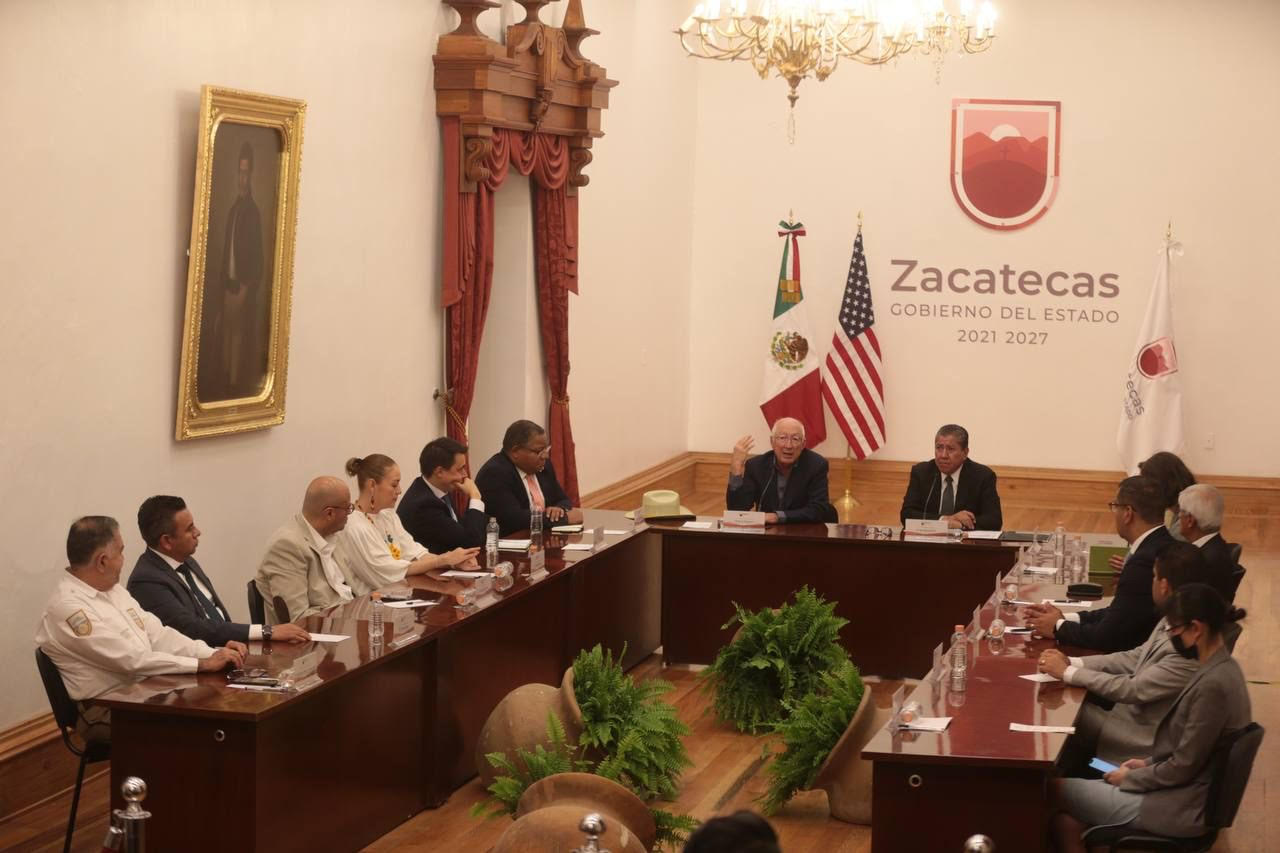 Salazar ofrece ayuda; DMA se aferra a estrategia