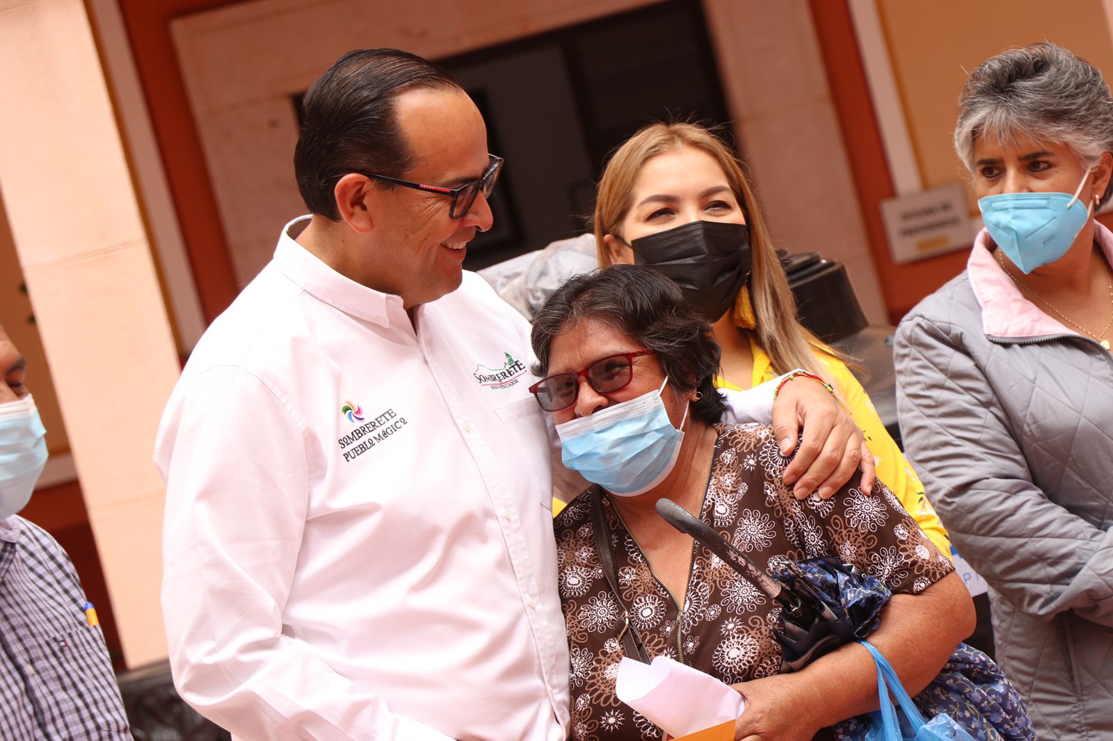 Benefician a 100 familias con insumos para la vivienda