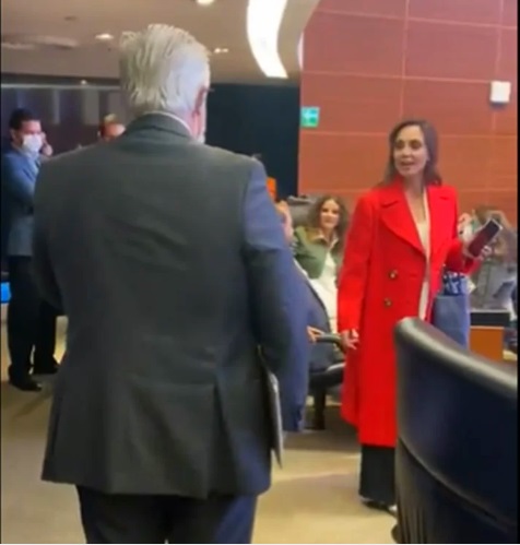 “Tienes la cola larga”: Lilly Téllez al senador José Narro