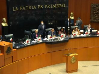 Senado suspende discusión y devuelve dictamen de Fuerzas Armadas a comisiones