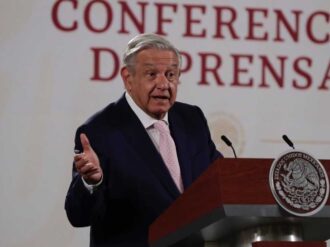 AMLO acusa que hay 20 grandes empresas que no han pagado sus impuestos