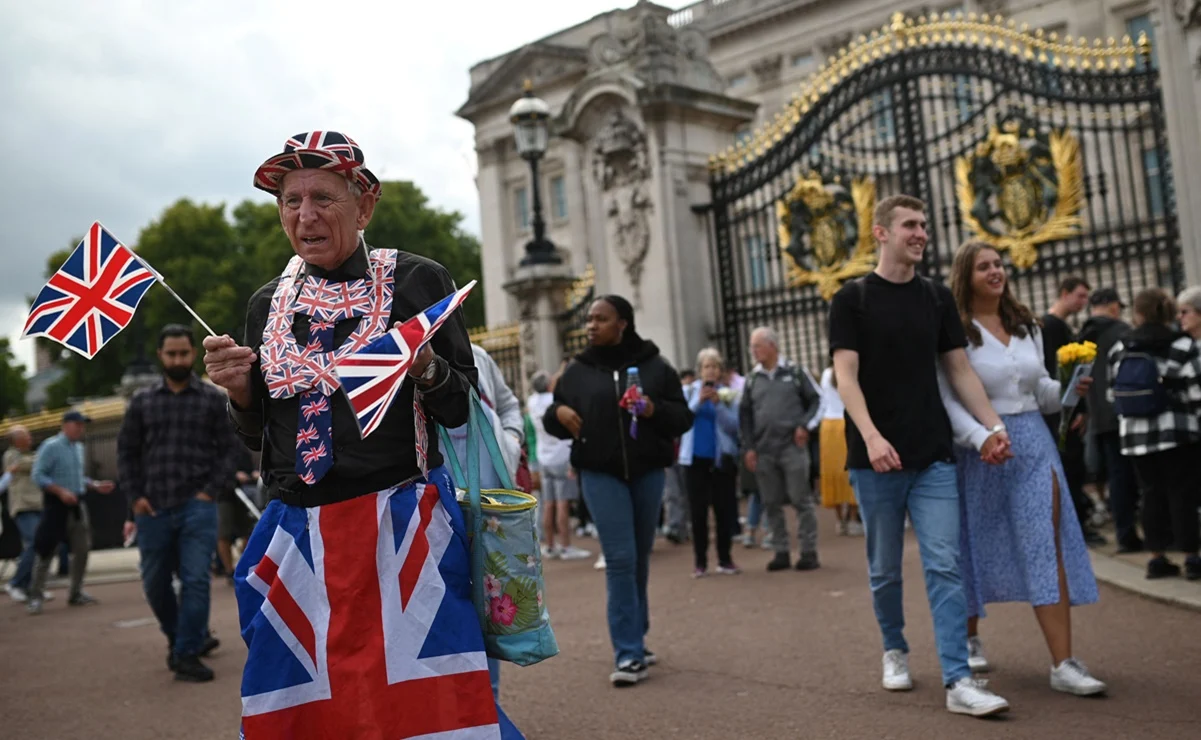 Fila de 6 kilómetros para ver el féretro de la reina Isabel II en Londres