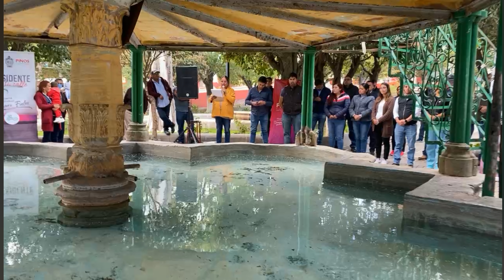 Inicia rehabilitación del kiosco principal de Pinos