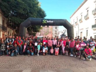 Realizan en la capital una rodada rosa