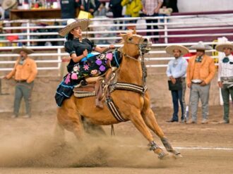 Flor de San Juan, nueva líder de las escaramuzas