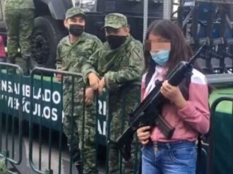 Arrestan a militares que prestaron fusil a civiles