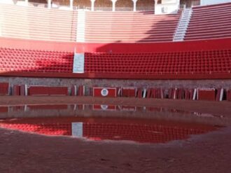Van tras los responsables de seguir con las corridas de toros en la Fenaza
