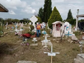 Rehabilitan panteón en Juan Aldama