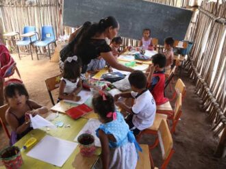Sin luz, agua o internet: Primarias indígenas en el abandono