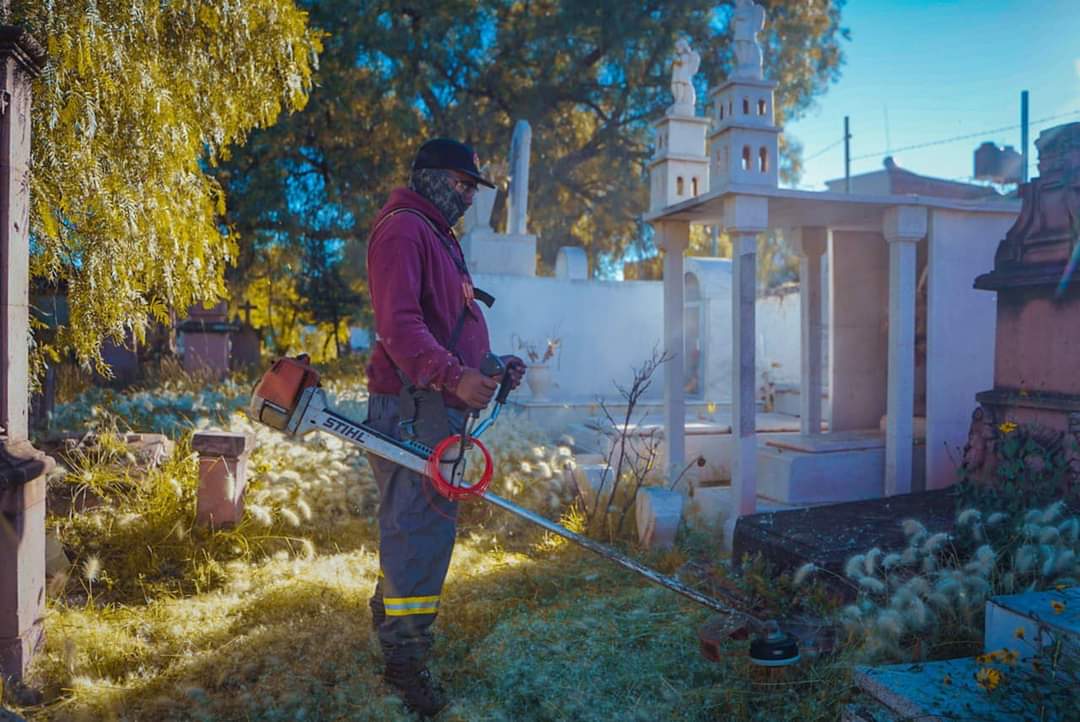 Inicia la rehabilitación de panteones en la capital