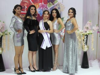 Realizan candidatas de Juan Aldama pasarela en traje típico