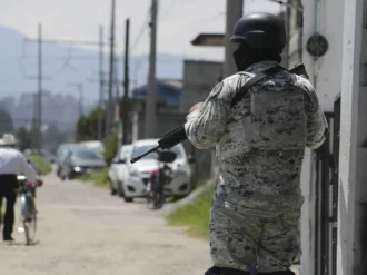 Militares comprometen seguridad del Ejército