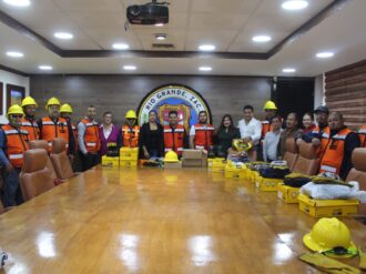 Equipan a trabajadores de Alumbrado Público